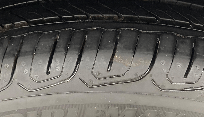 2021 Skoda KUSHAQ STYLE 1.0L TSI AT, Petrol, Automatic, 98,376 km, Left Front Tyre Tread
