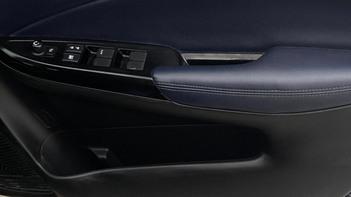 2024 Maruti Baleno ZETA 1.2 AGS, Petrol, Automatic, 27,575 km, Driver Side Door Panels Control