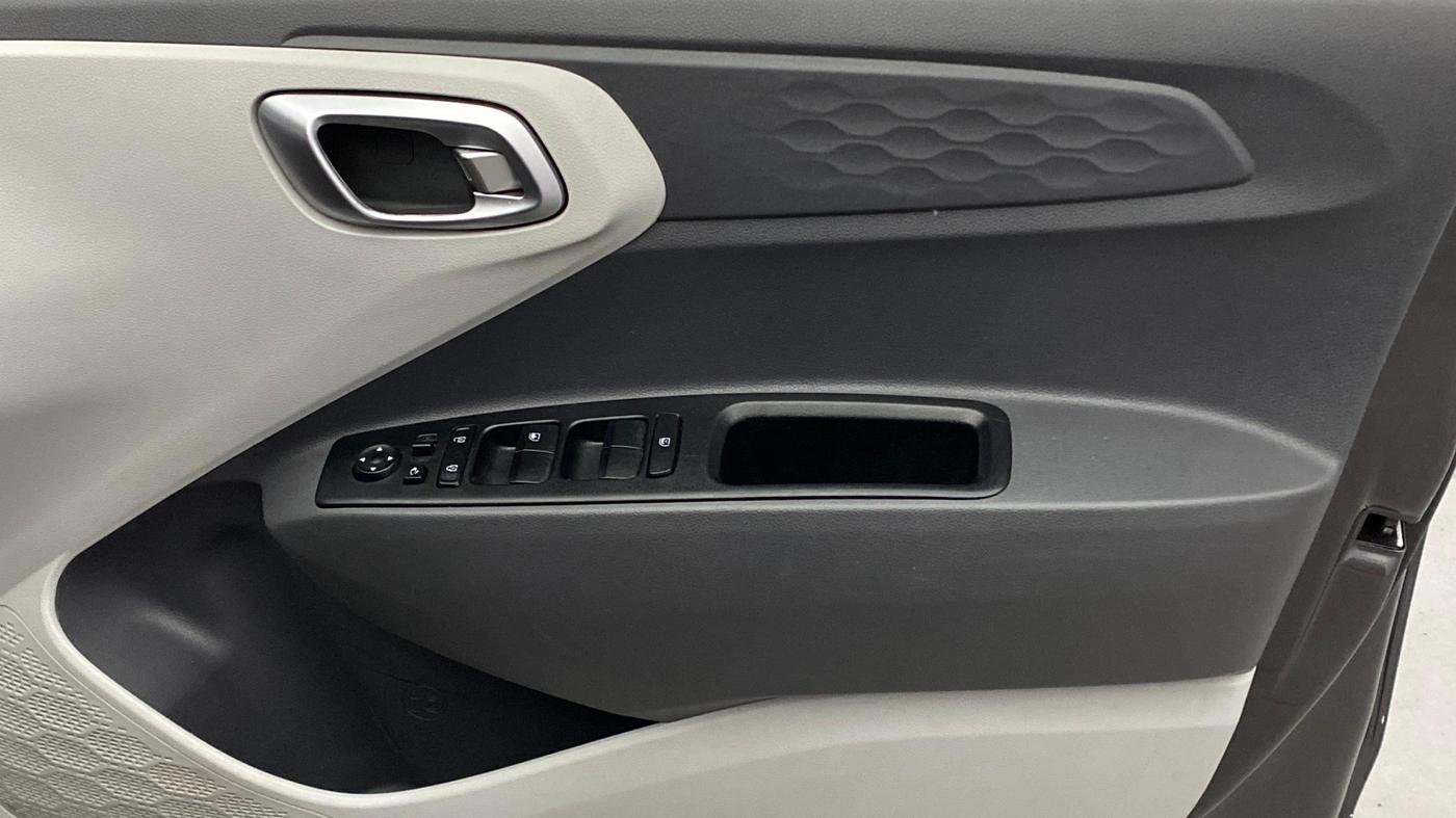 2020 Hyundai GRAND I10 NIOS SPORTZ AMT 1.2 KAPPA VTVT, Petrol, Automatic, 74,235 km, Driver Side Door Panels Control