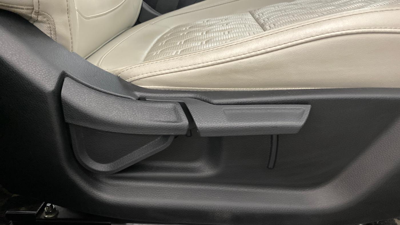 2019 KIA SELTOS HTX IVT 1.5 PETROL, Petrol, Automatic, 38,552 km, Driver Side Adjustment Panel