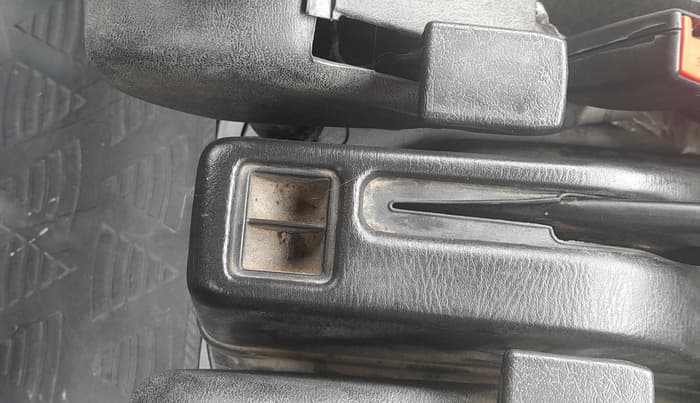 2017 Maruti Eeco 5 STR WITH A/C+HTR, Petrol, Manual, 91,404 km, Driver Side Adjustment Panel