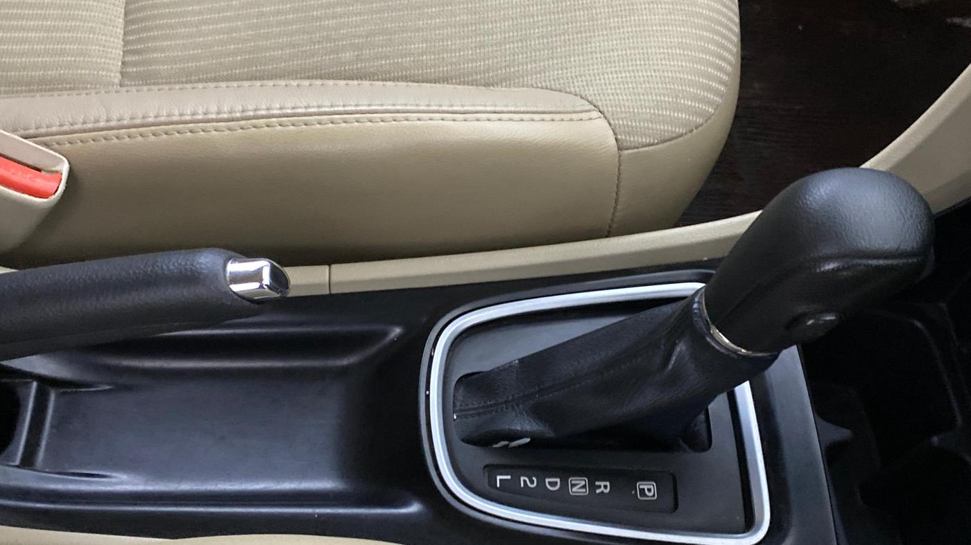 2016 Maruti Ciaz ZXI AT, Petrol, Automatic, 43,874 km, Gear Lever