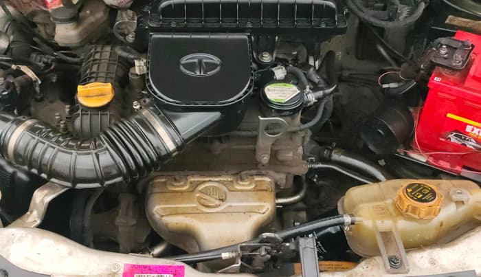 2016 Tata Tiago XE PETROL, CNG, Manual, 1,03,129 km, Engine View
