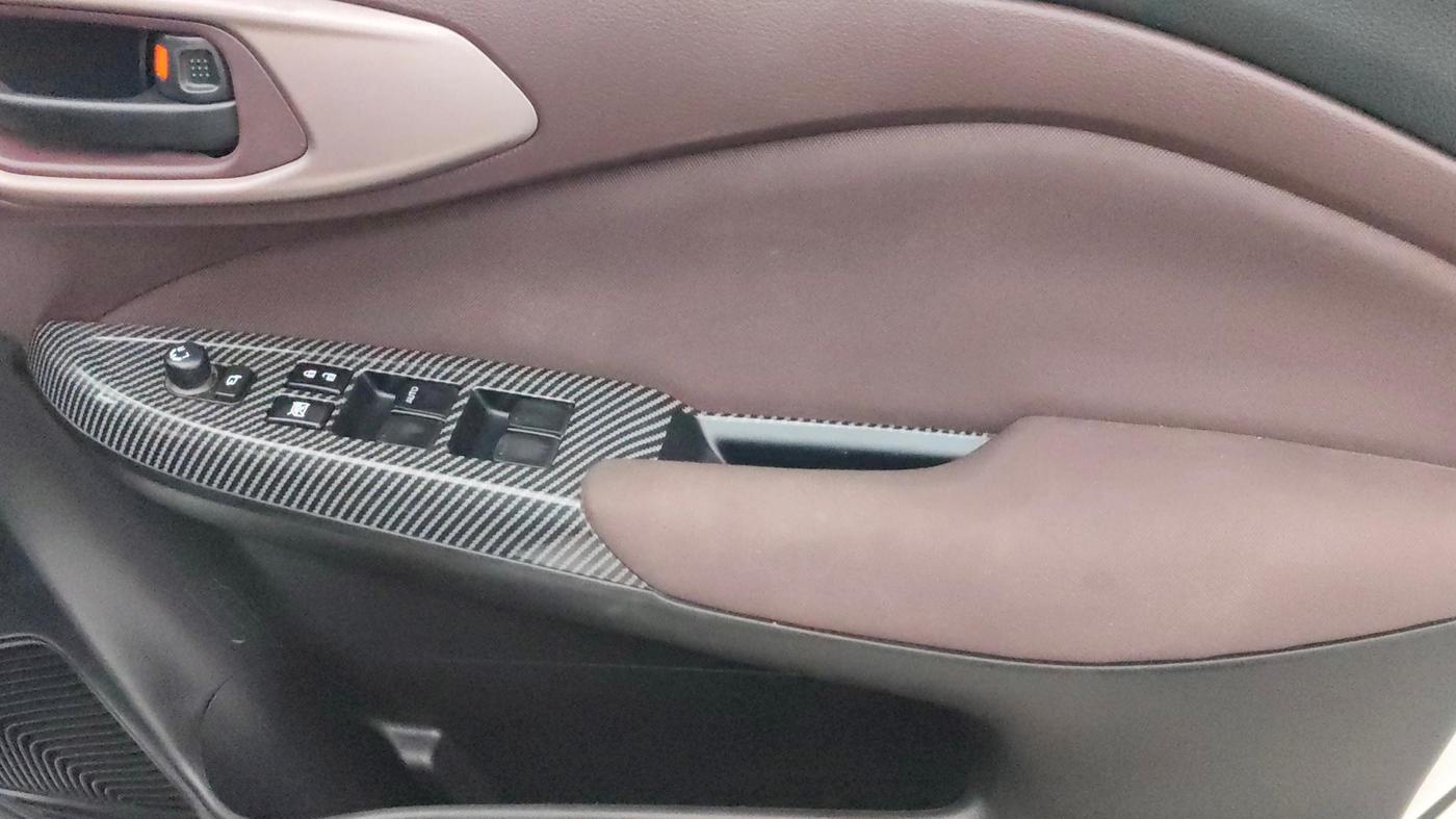 2025 Maruti FRONX DELTA PLUS 1.2L AGS, Petrol, Automatic, 5,783 km, Driver Side Door Panels Control