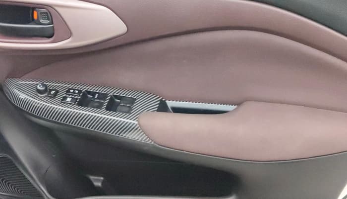 2025 Maruti FRONX DELTA PLUS 1.2L AGS, Petrol, Automatic, 5,783 km, Driver Side Door Panels Control