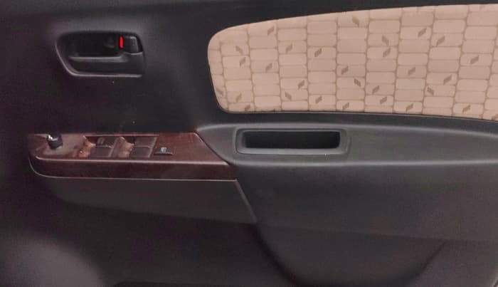 2017 Maruti Wagon R 1.0 VXI AMT, Petrol, Automatic, 42,582 km, Driver Side Door Panels Control
