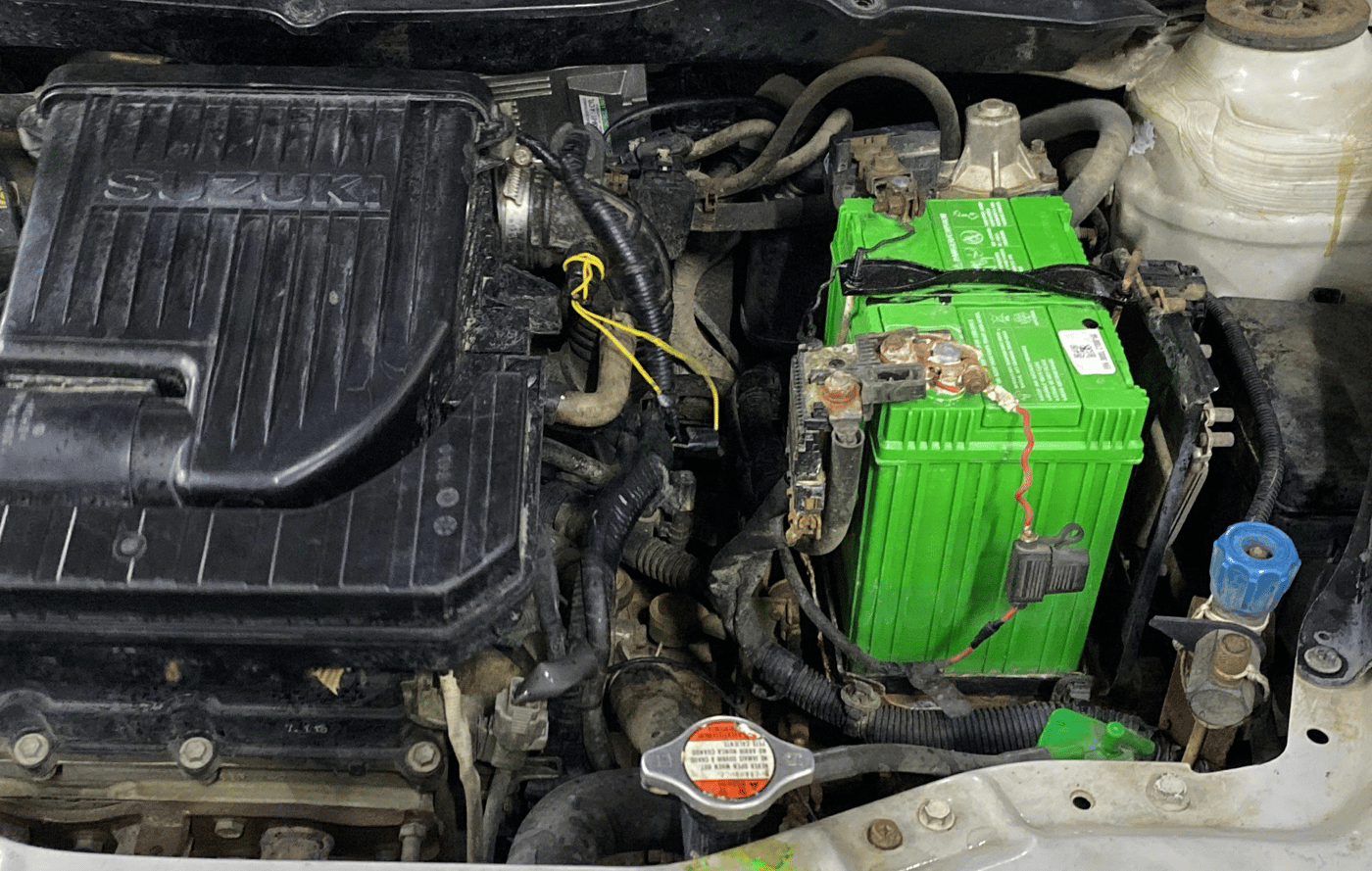 2016 Maruti Swift Dzire VXI, CNG, Manual, 96,129 km, Engine View - Left