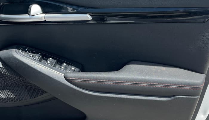 2022 KIA SELTOS GTX PLUS 1.5 DIESEL AT, Diesel, Automatic, 72,808 km, Driver Side Door Panels Control