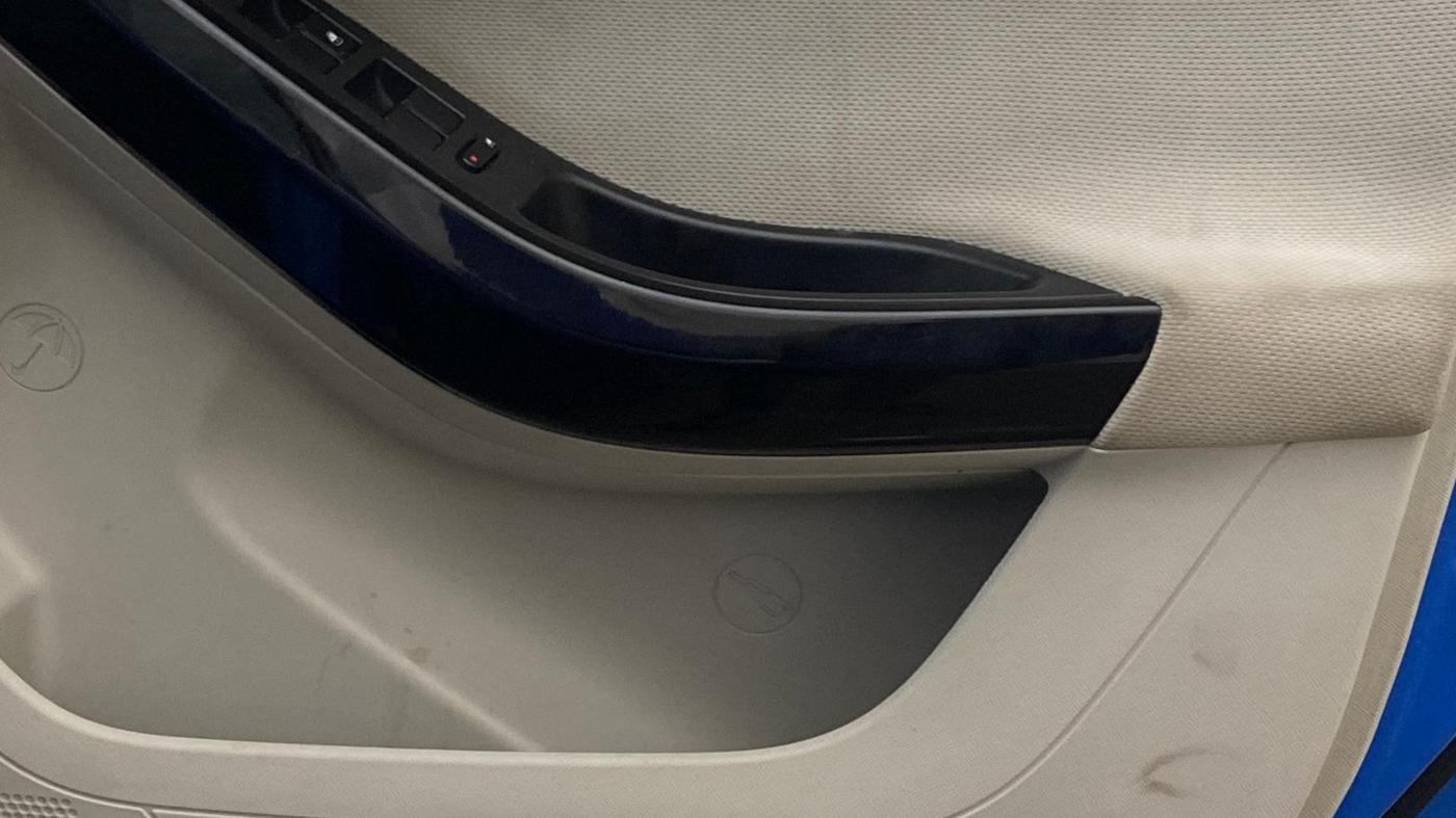 2020 Tata NEXON XZ PLUS PETROL, Petrol, Manual, 86,303 km, Driver Side Door Panels Control