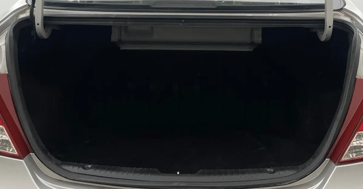 2014 Hyundai Verna FLUIDIC 1.6 VTVT SX, Petrol, Manual, 80,712 km, Boot Inside