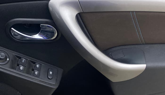 2020 Renault Duster RXZ 1.5 PETROL MT, Petrol, Manual, 60,186 km, Driver Side Door Panels Control