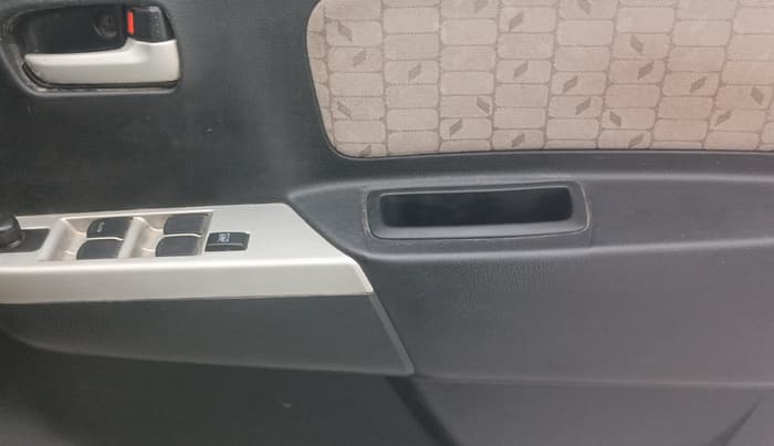 2015 Maruti Wagon R 1.0 VXI, Petrol, Manual, 98,132 km, Driver Side Door Panels Control