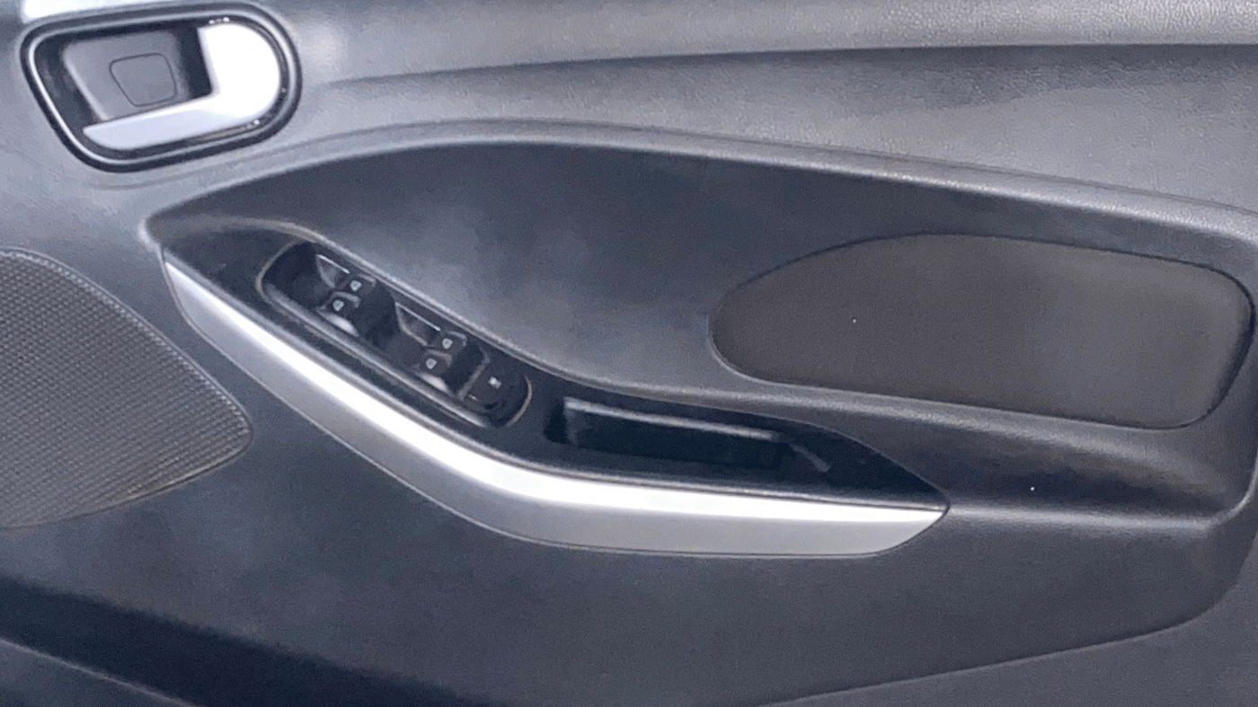 2018 Ford FREESTYLE TREND 1.2 PETROL, Petrol, Manual, 14,676 km, Driver Side Door Panels Control
