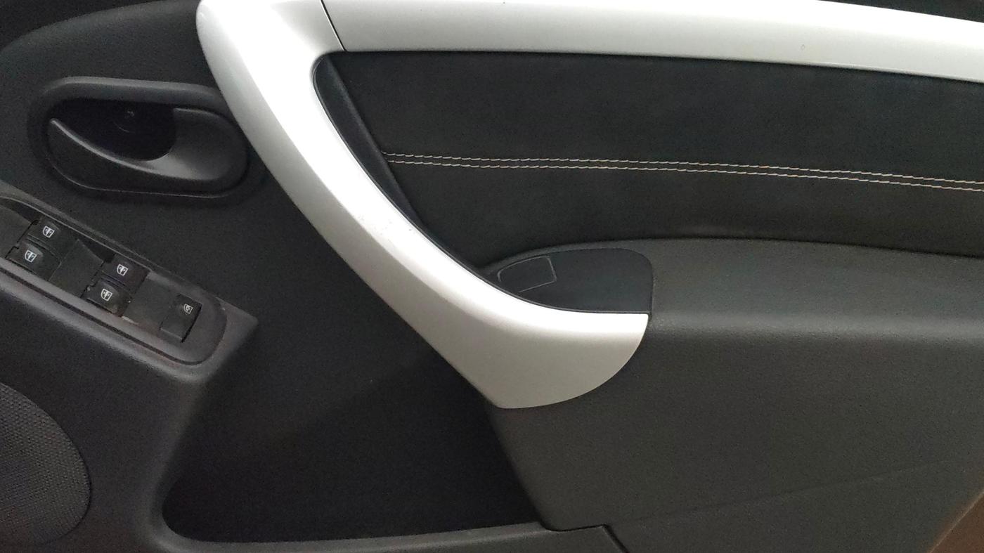 2014 Renault Duster 110 PS RXL DIESEL, Diesel, Manual, 81,383 km, Driver Side Door Panels Control