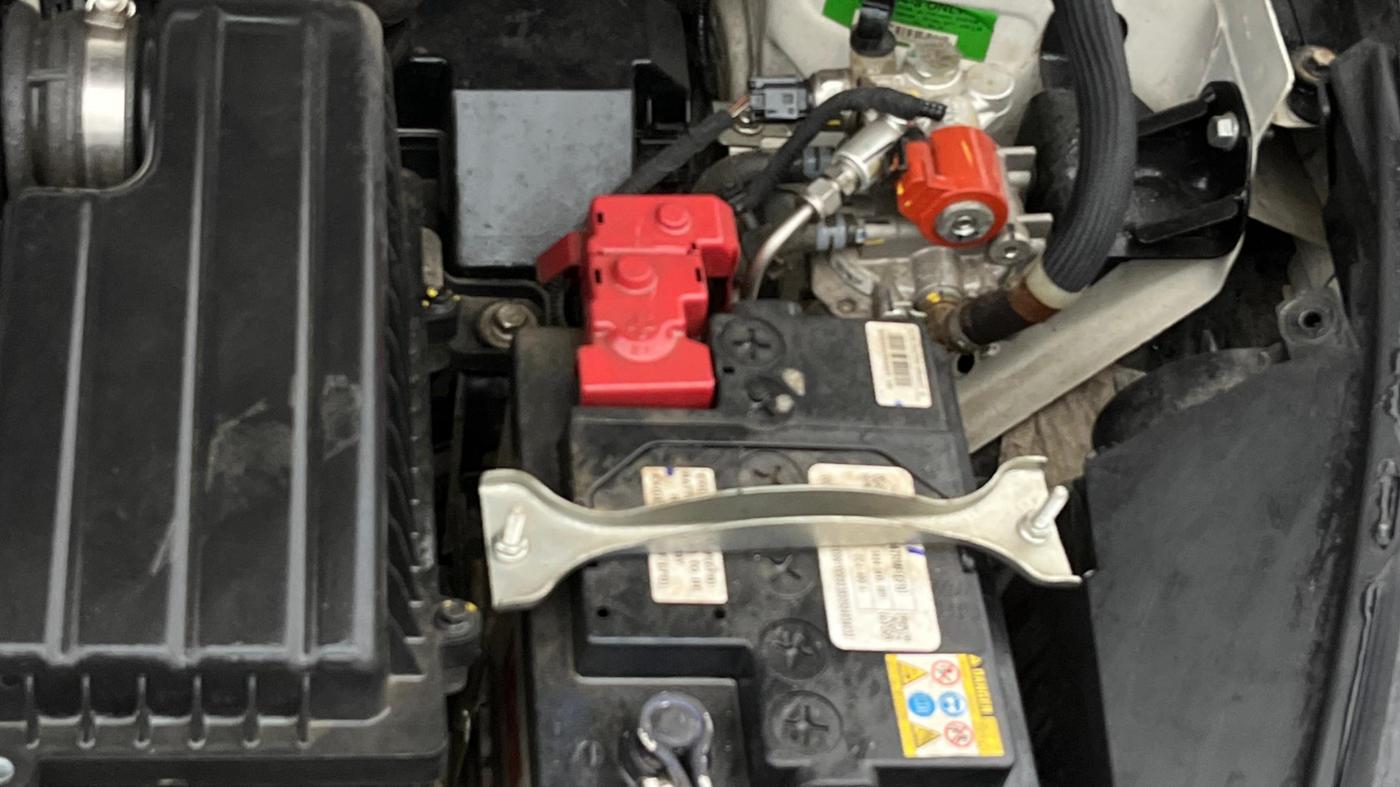 2024 Tata ALTROZ XZ PLUS SUNROOF CNG, CNG, Manual, 43,405 km, Engine View - Left