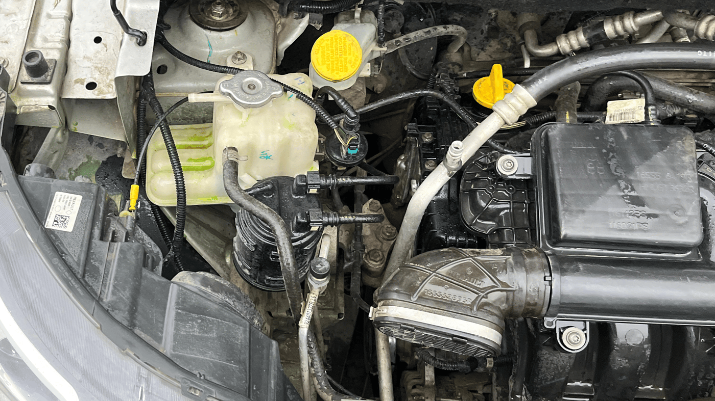 2022 Renault TRIBER RXT, Petrol, Manual, 83,843 km, Engine View - Right