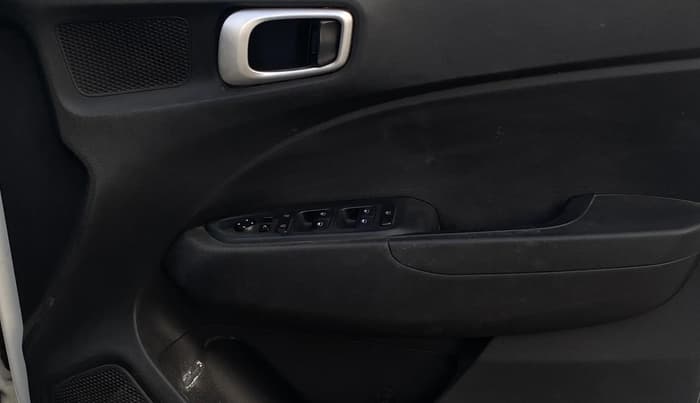 2020 Hyundai VENUE SX PLUS 1.0 TURBO DCT, Petrol, Automatic, 48,103 km, Driver Side Door Panels Control