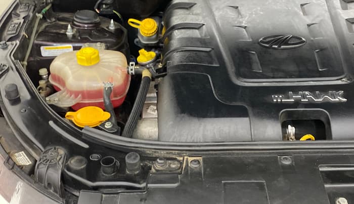 2018 Mahindra XUV500 W11 AT, Diesel, Automatic, 29,981 km, Engine View - Right