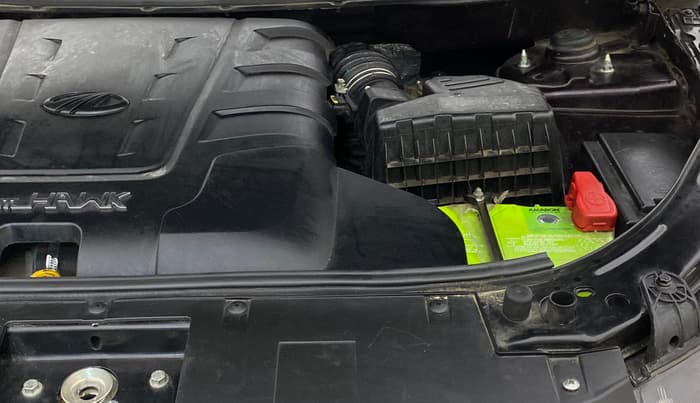 2018 Mahindra XUV500 W11 AT, Diesel, Automatic, 29,981 km, Engine View - Left