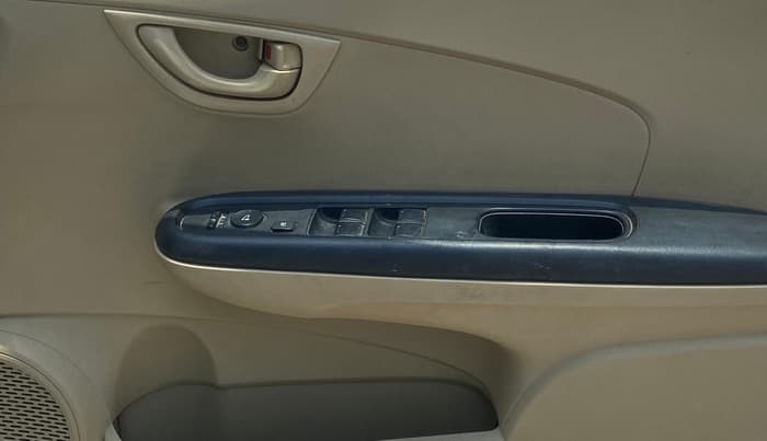 2017 Honda Amaze 1.2L I-VTEC S, Petrol, Manual, 97,068 km, Driver Side Door Panels Control