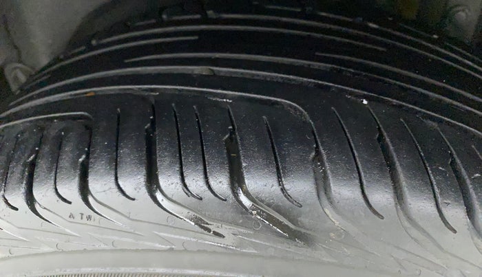2016 Maruti Swift VDI ABS, Diesel, Manual, 98,978 km, Left Rear Tyre Tread