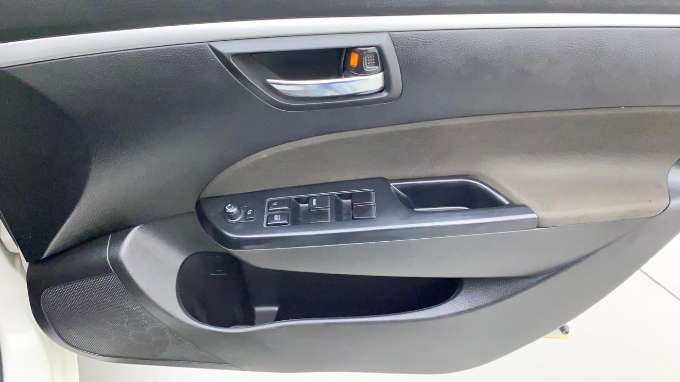 2016 Maruti Swift VDI ABS, Diesel, Manual, 98,978 km, Driver Side Door Panels Control