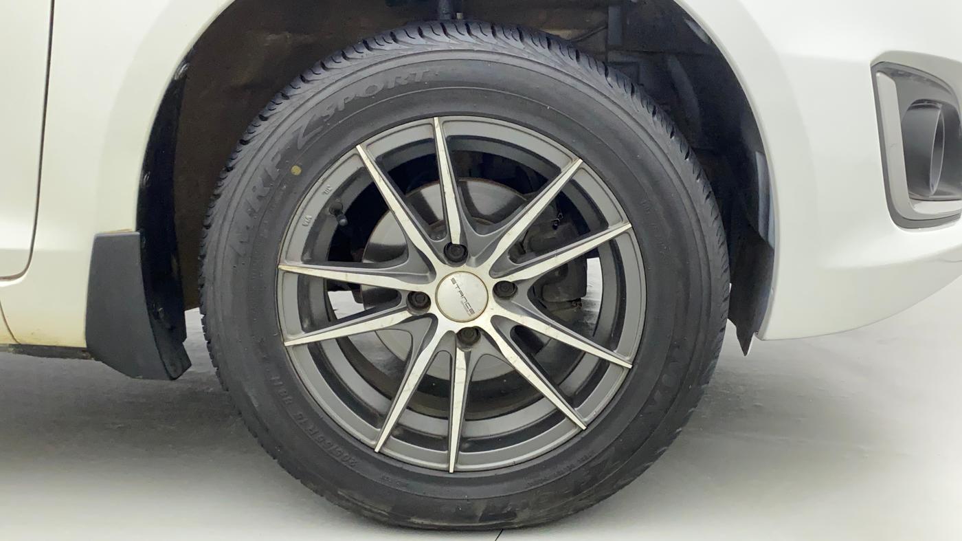 2016 Maruti Swift VDI ABS, Diesel, Manual, 98,978 km, Right Front Wheel