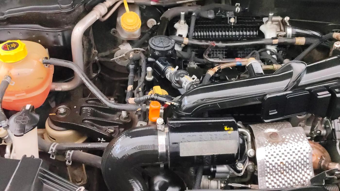 2022 Mahindra XUV300 W4 1.2 PETROL, Petrol, Manual, 1,07,747 km, Engine View - Right