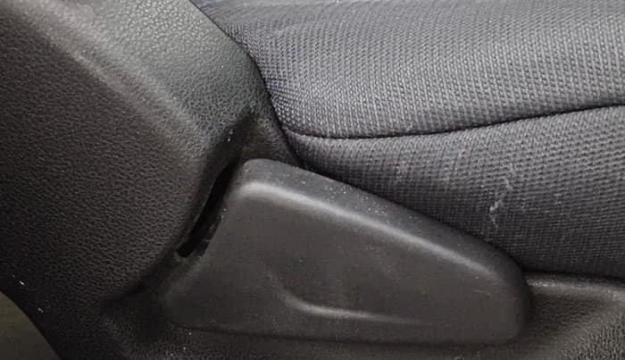 2017 Renault Kwid RXT 0.8, Petrol, Manual, 23,446 km, Driver Side Adjustment Panel