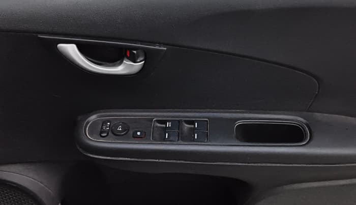 2017 Honda Brio VX MT, Petrol, Manual, 63,314 km, Driver Side Door Panels Control