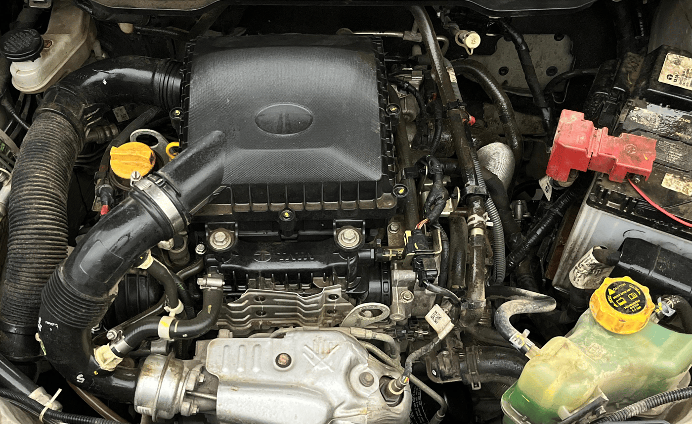 2024 Tata Curvv Creative Plus S 1.2 Petrol 7DCA, Petrol, Automatic, 42,583 km, Engine View