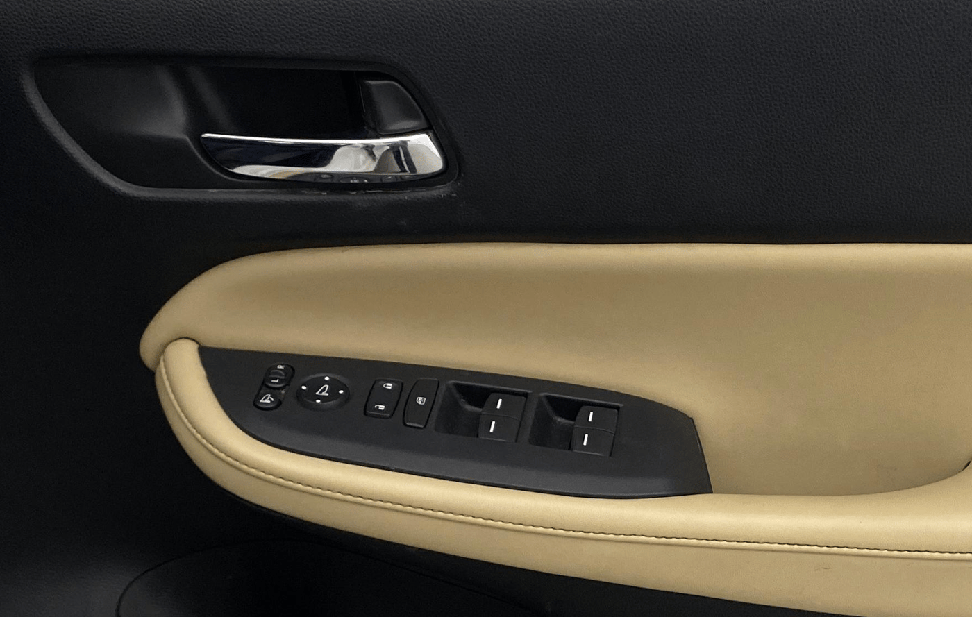 2021 Honda City 1.5L I-VTEC ZX CVT, Petrol, Automatic, 38,520 km, Driver Side Door Panels Control