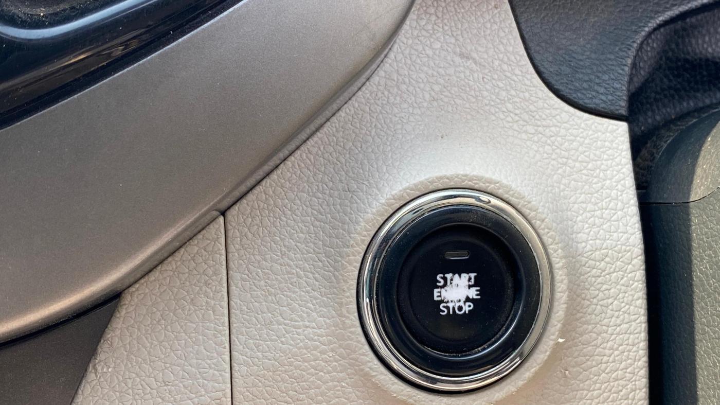 2021 Mahindra XUV300 W8 (O) 1.5 DIESEL, Diesel, Manual, 80,893 km, Keyless Start/ Stop Button