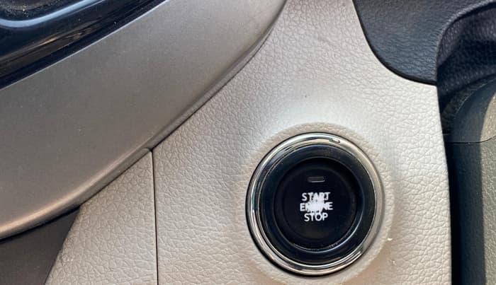 2021 Mahindra XUV300 W8 (O) 1.5 DIESEL, Diesel, Manual, 80,893 km, Keyless Start/ Stop Button