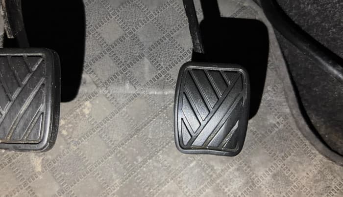 2014 Maruti Wagon R Stingray VXI, Petrol, Manual, 1,13,266 km, Pedals