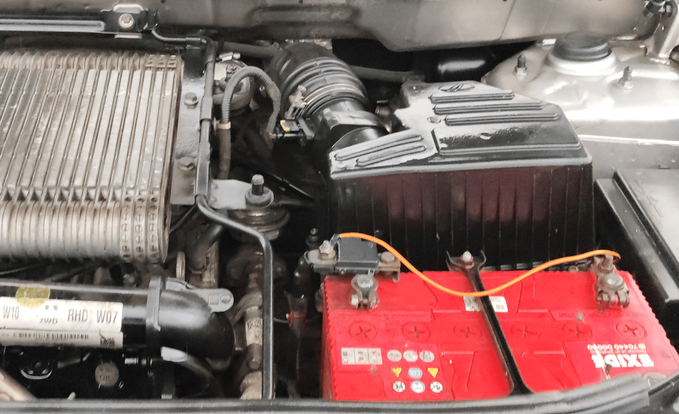 2016 Mahindra XUV500 W10, Diesel, Manual, 1,15,976 km, Engine View - Left