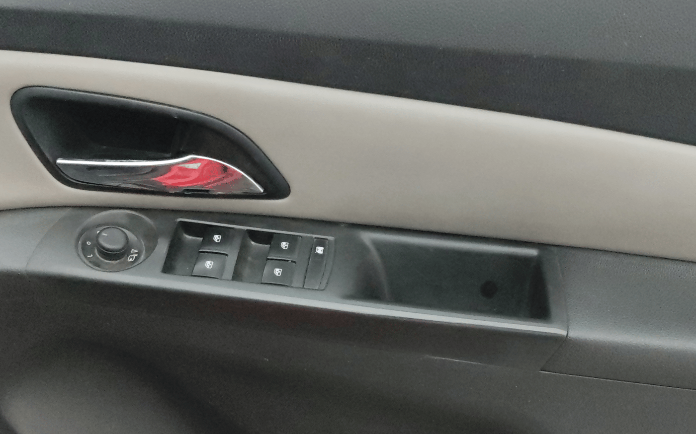 2017 Chevrolet Cruze LTZ AT, Diesel, Automatic, 1,39,509 km, Driver Side Door Panels Control