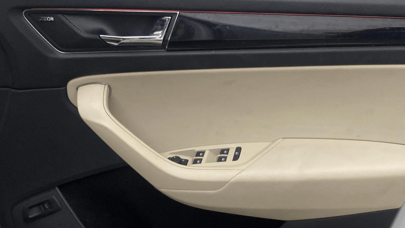 2018 Skoda Kodiaq L&K 2.0 TDI 4X4 AT, Diesel, Automatic, 1,29,281 km, Driver Side Door Panels Control