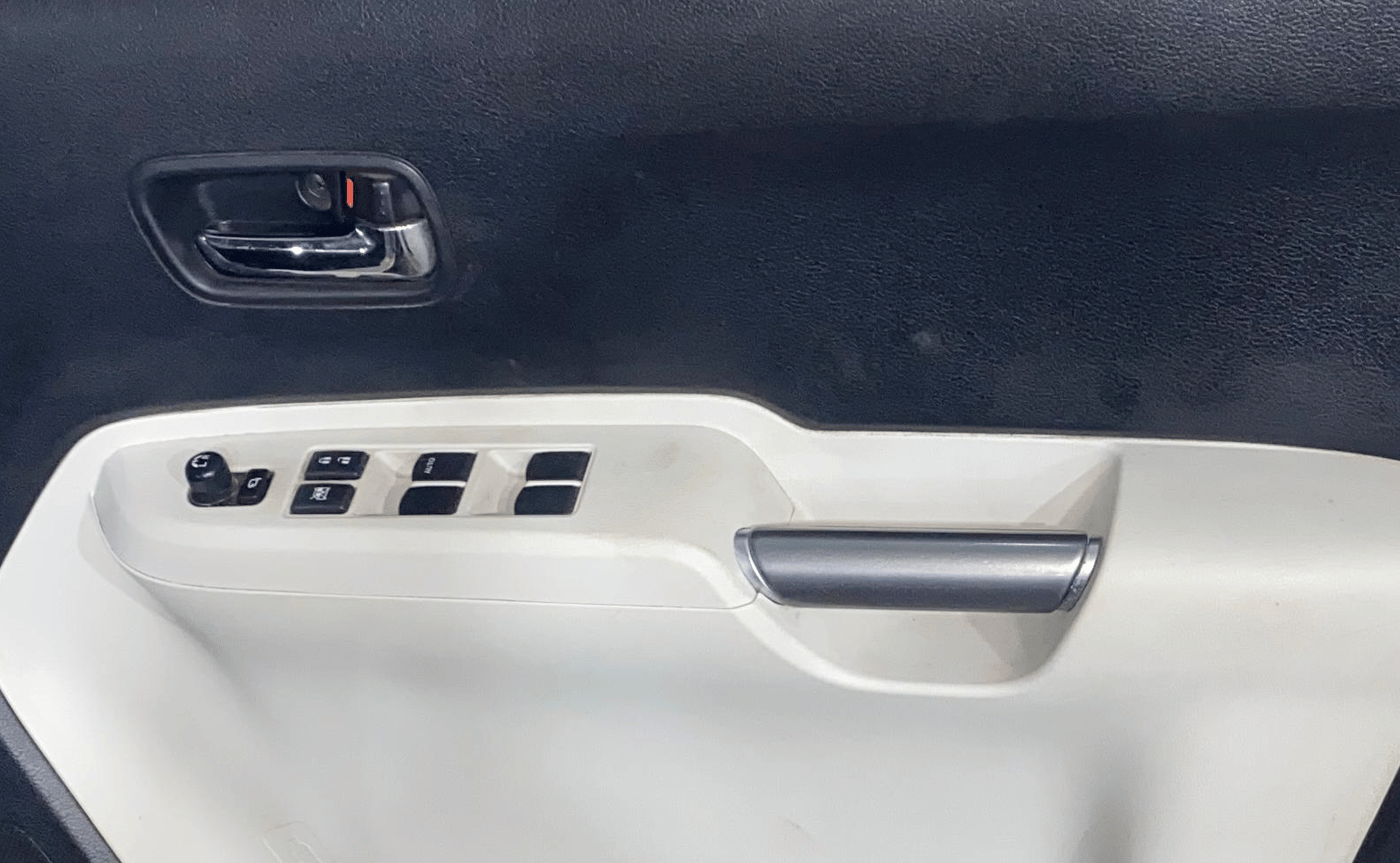 2021 Maruti IGNIS ALPHA 1.2 AMT, Petrol, Automatic, 29,402 km, Driver Side Door Panels Control