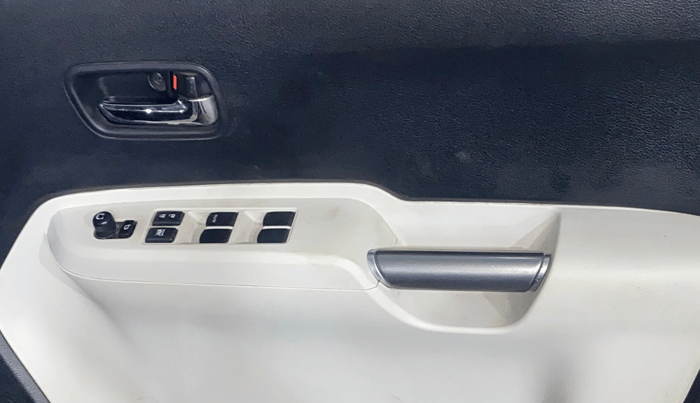 2021 Maruti IGNIS ALPHA 1.2 AMT, Petrol, Automatic, 29,402 km, Driver Side Door Panels Control