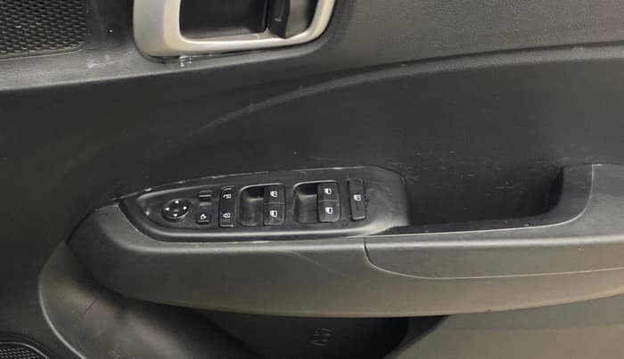 2021 Hyundai VENUE SX 1.0 TURBO IMT, Petrol, Manual, 51,739 km, Driver Side Door Panels Control