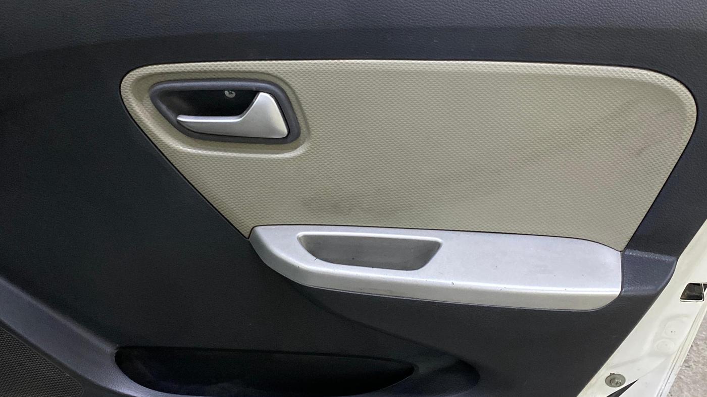 2016 Maruti Alto K10 VXI, Petrol, Manual, 38,216 km, Driver Side Door Panels Control