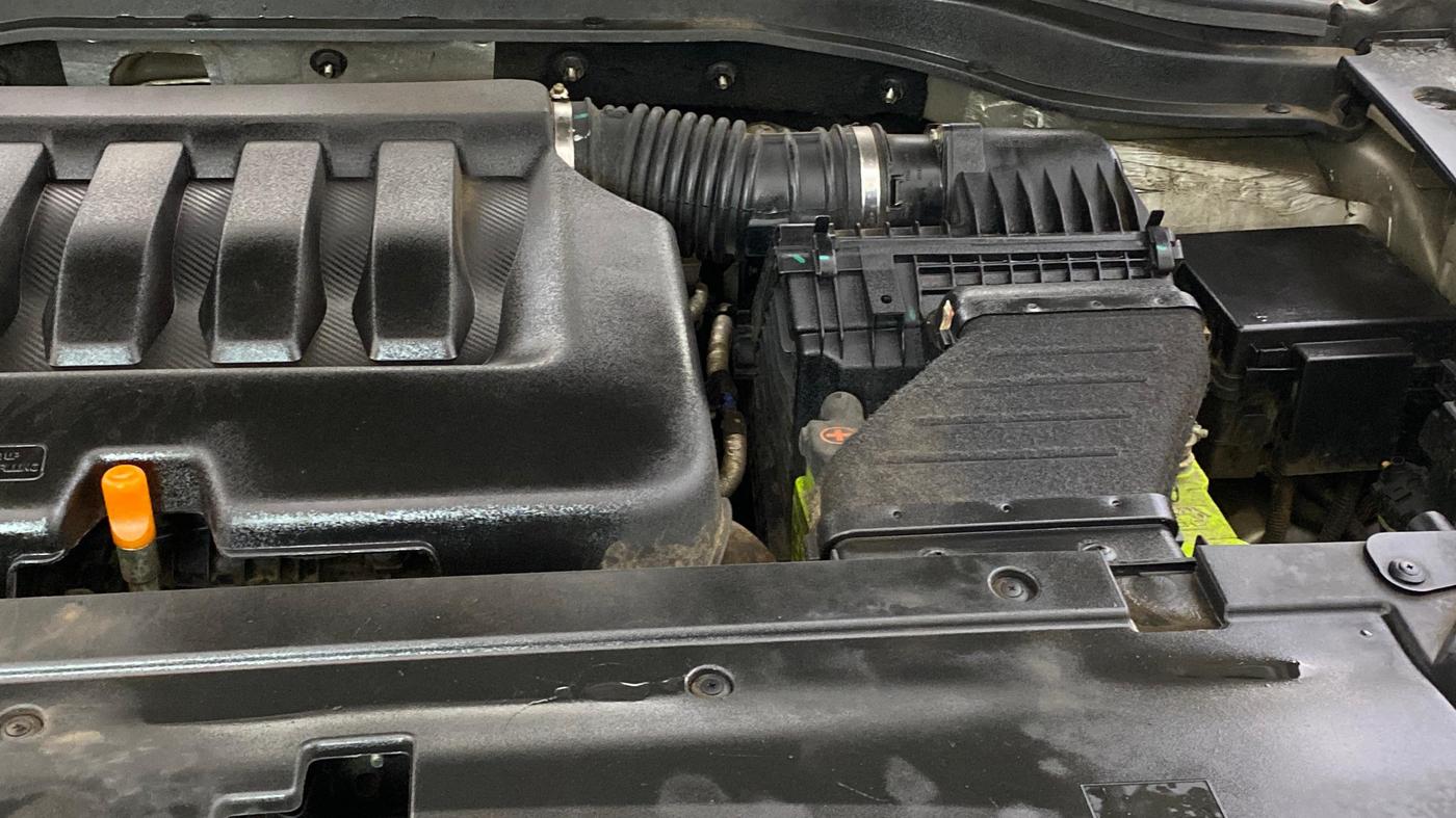 2021 Mahindra XUV700 AX 7 LUXURY P AT 7 STR, Petrol, Automatic, 47,374 km, Engine View - Left