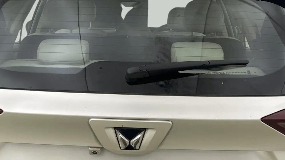 2021 Mahindra XUV700 AX 7 LUXURY P AT 7 STR, Petrol, Automatic, 47,374 km, Rear Wiper