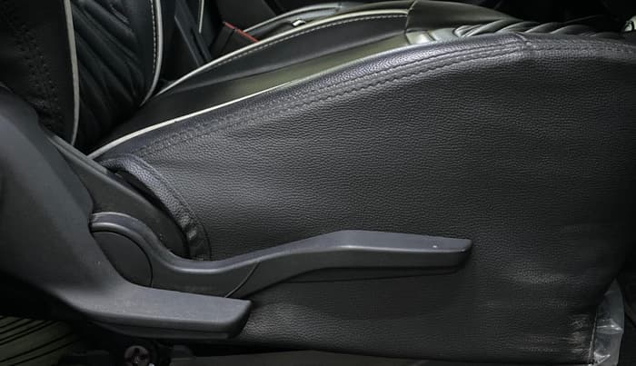 2023 Maruti Swift ZXI AMT, Petrol, Automatic, 34,721 km, Driver Side Adjustment Panel