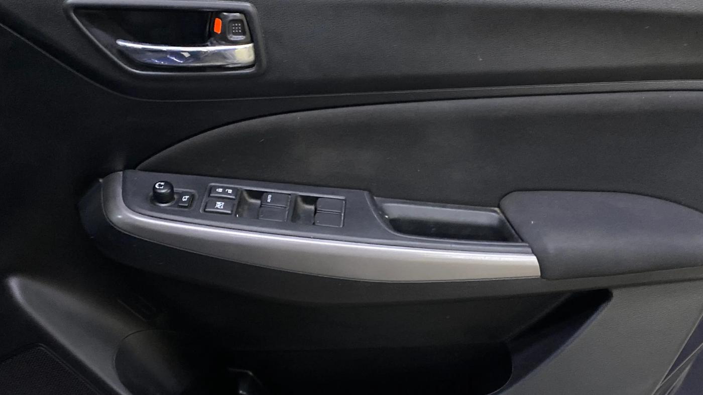 2023 Maruti Swift ZXI AMT, Petrol, Automatic, 34,721 km, Driver Side Door Panels Control