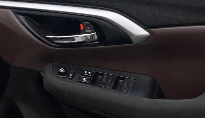 2023 Maruti Grand Vitara DELTA SMART HYBRID AT, Petrol, Automatic, 56,083 km, Driver Side Door Panels Control