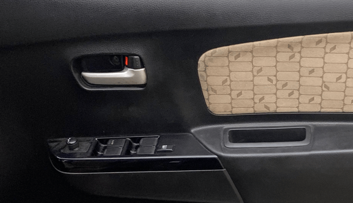 2018 Maruti Wagon R 1.0 VXI, Petrol, Manual, 39,266 km, Driver Side Door Panels Control