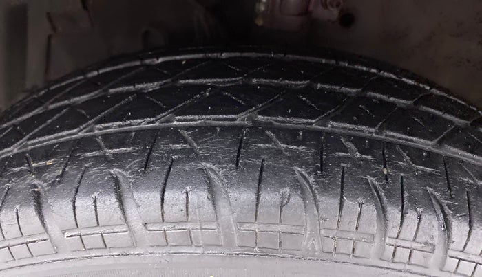 2017 Maruti Swift VXI OPT, Petrol, Manual, 38,950 km, Left Front Tyre Tread