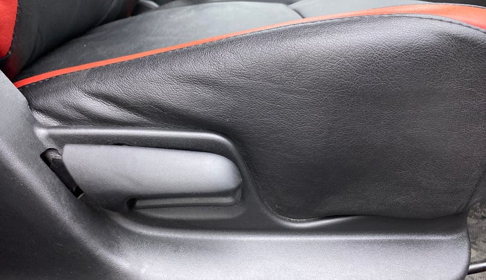 2017 Maruti Swift VXI OPT, Petrol, Manual, 38,950 km, Driver Side Adjustment Panel